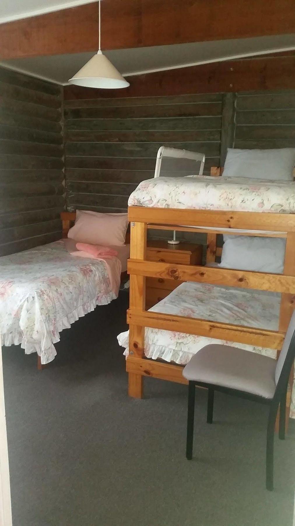 Lazy Acre Log Cabins 엔트런스호수 외부 사진