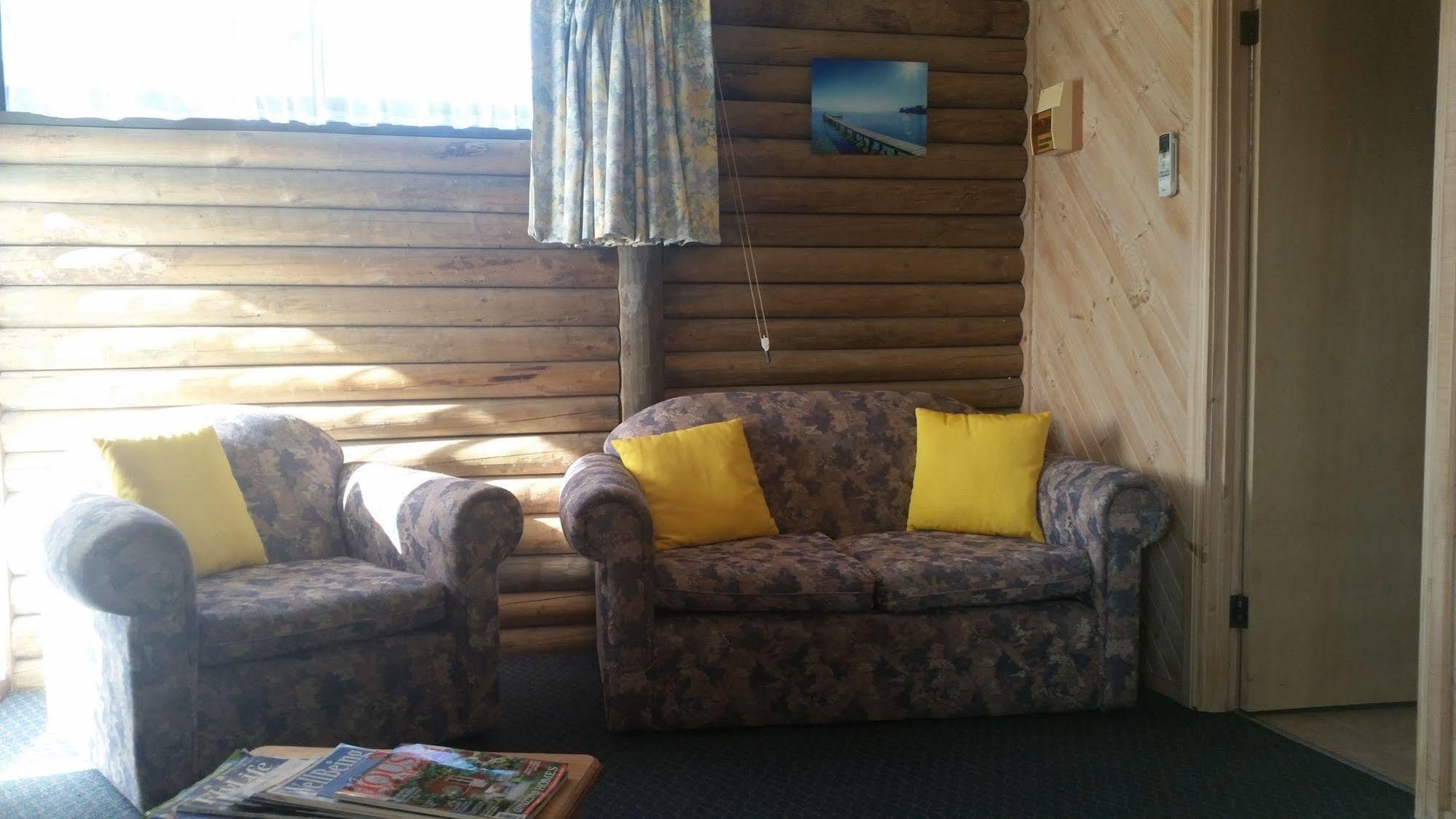 Lazy Acre Log Cabins 엔트런스호수 외부 사진