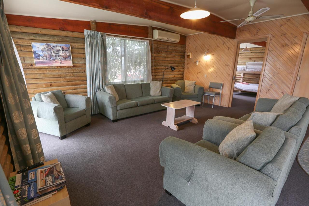 Lazy Acre Log Cabins 엔트런스호수 외부 사진