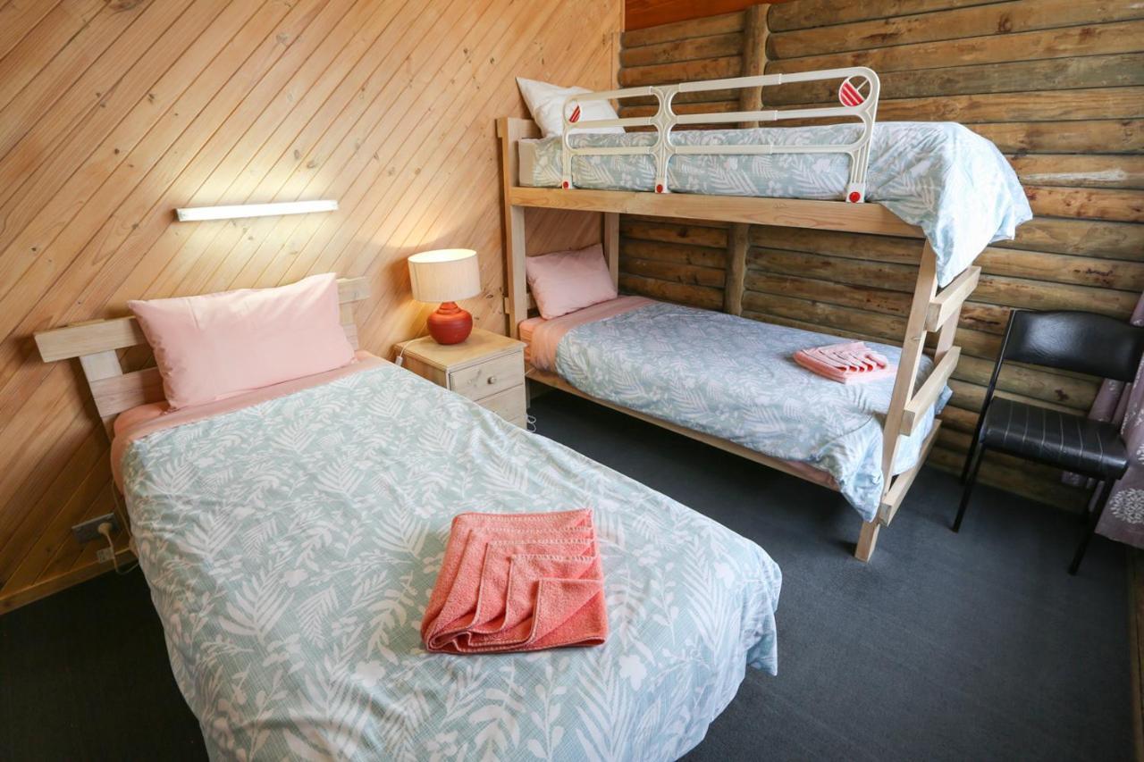 Lazy Acre Log Cabins 엔트런스호수 외부 사진